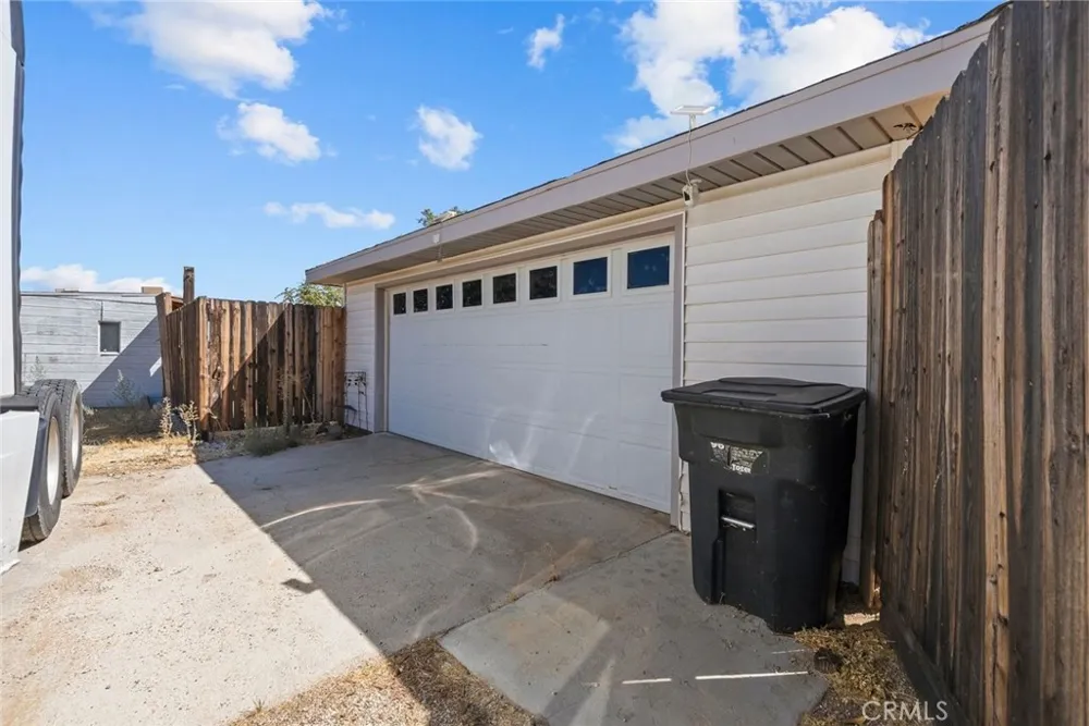 2321 W Avenue M4 Palmdale, CA 93551