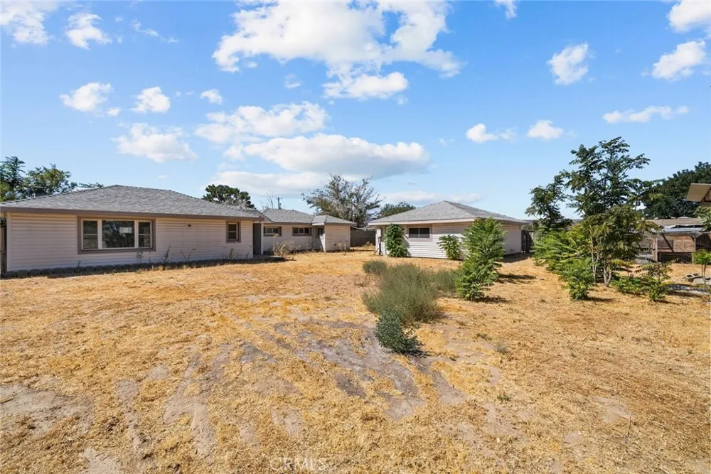 2321 W Avenue M4 Palmdale, CA 93551
