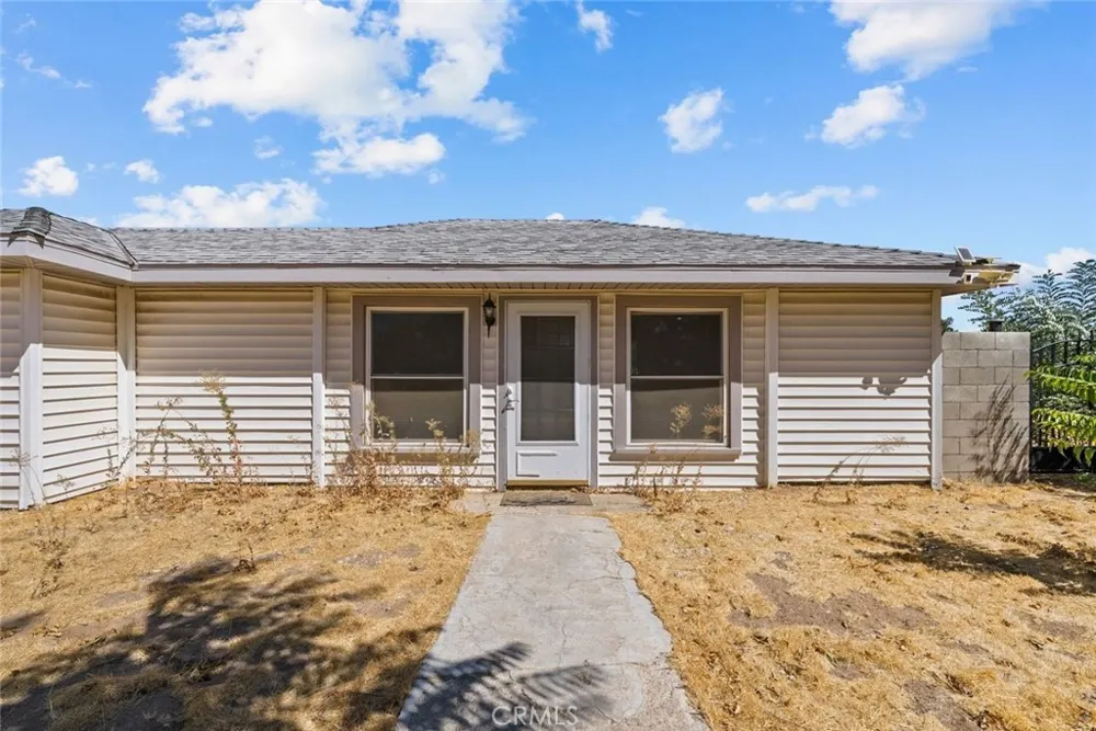 2321 W Avenue M4 Palmdale, CA 93551