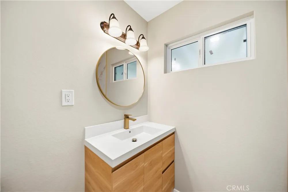 9183 Beachy Avenue Pacoima, CA 91331