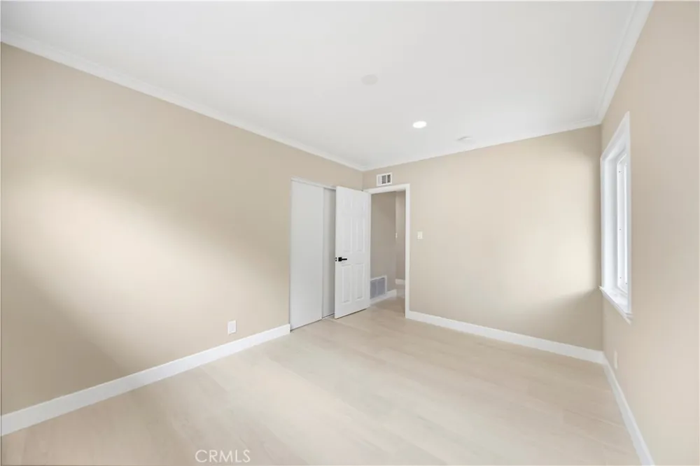 9183 Beachy Avenue Pacoima, CA 91331
