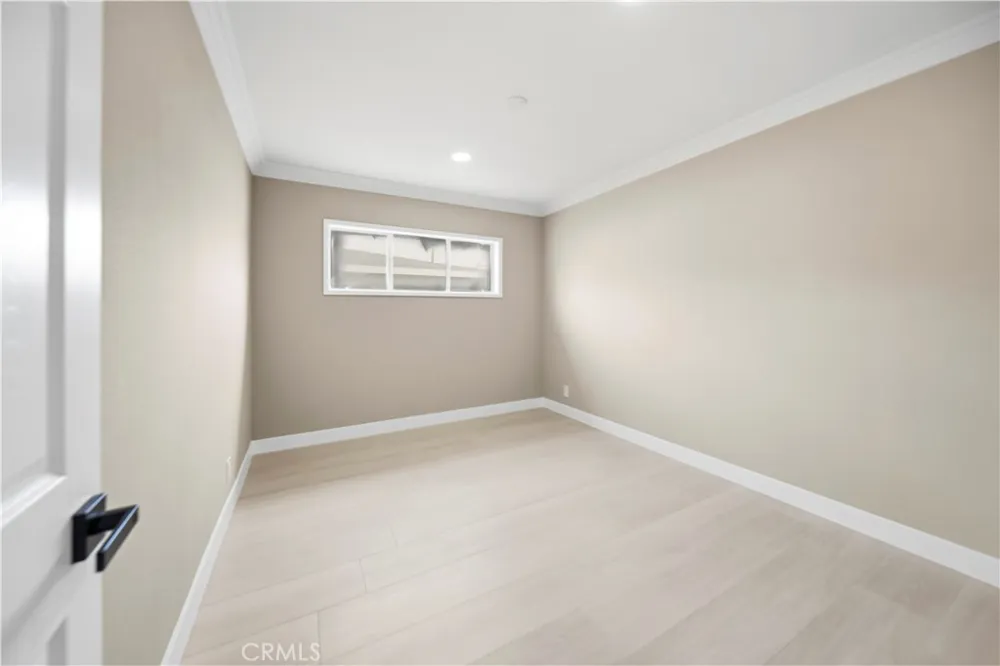 9183 Beachy Avenue Pacoima, CA 91331