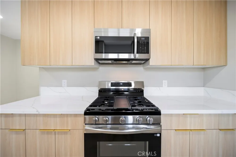 9183 Beachy Avenue Pacoima, CA 91331