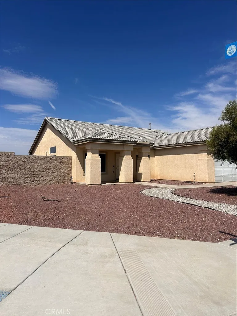 12564 Dion Victorville, CA 92395