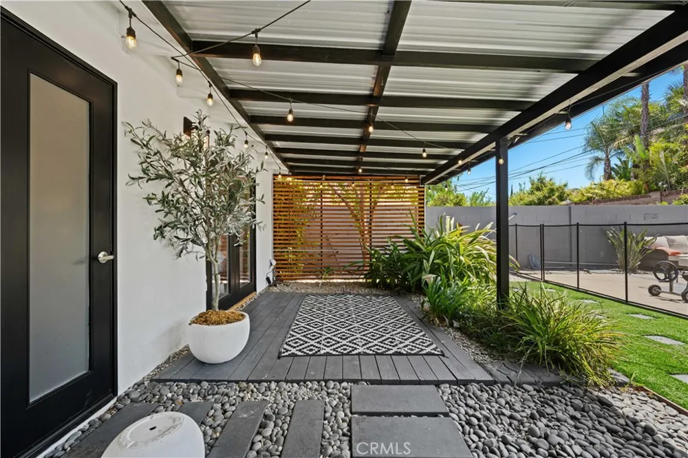 6709 Sheltondale Avenue West Hills, CA 91307