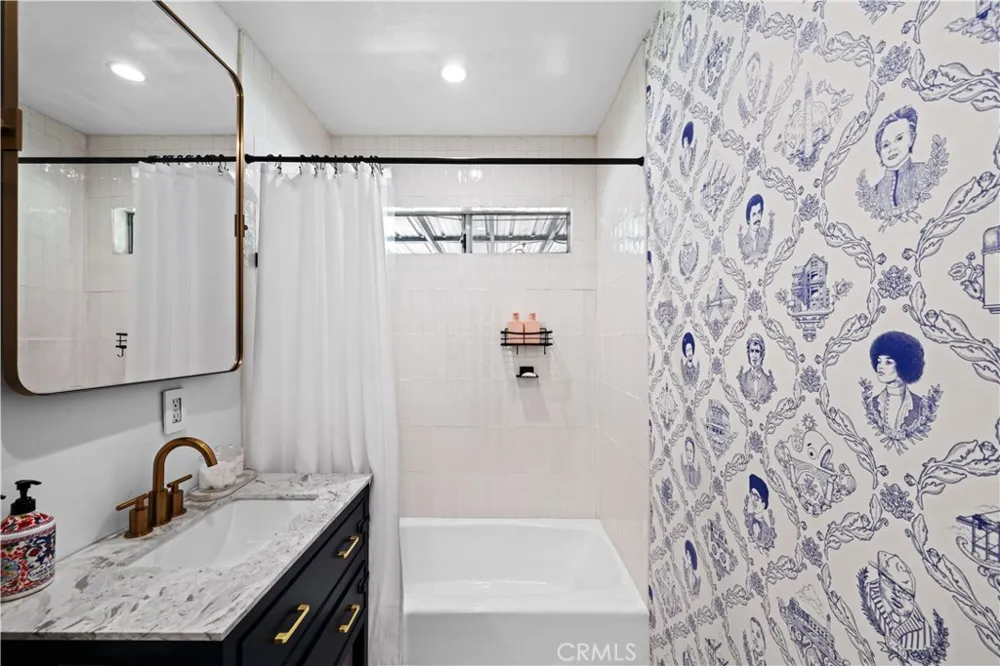 6709 Sheltondale Avenue West Hills, CA 91307