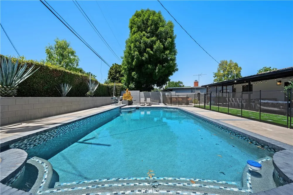 6709 Sheltondale Avenue West Hills, CA 91307