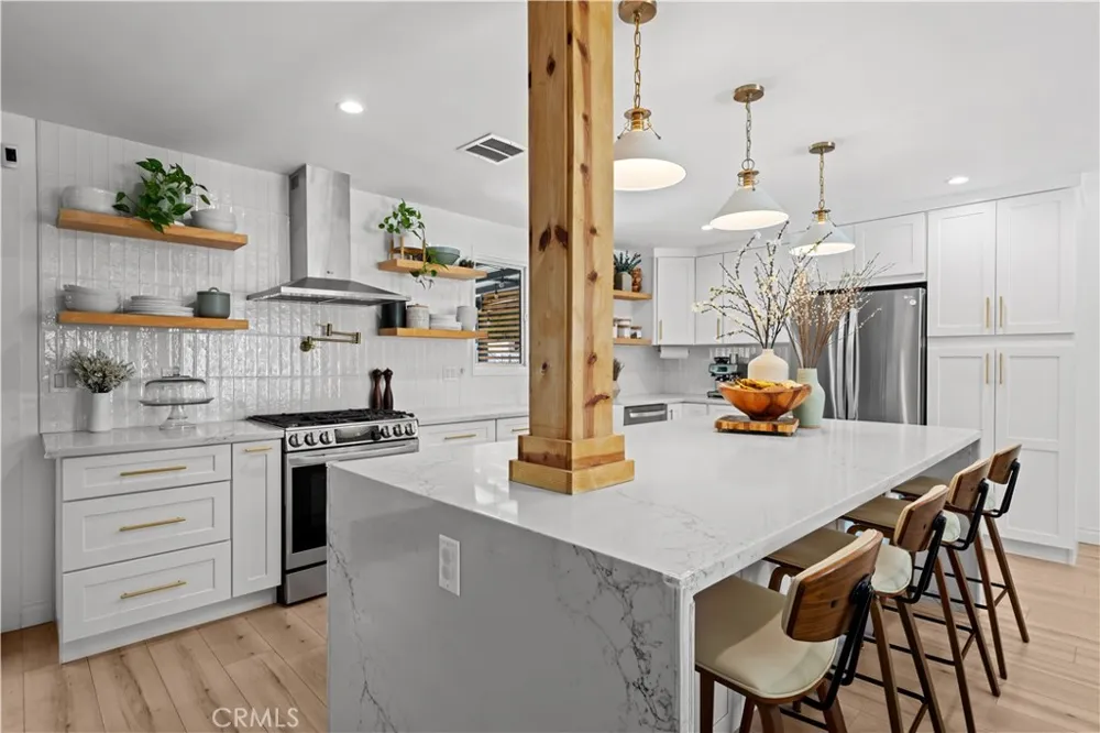 6709 Sheltondale Avenue West Hills, CA 91307