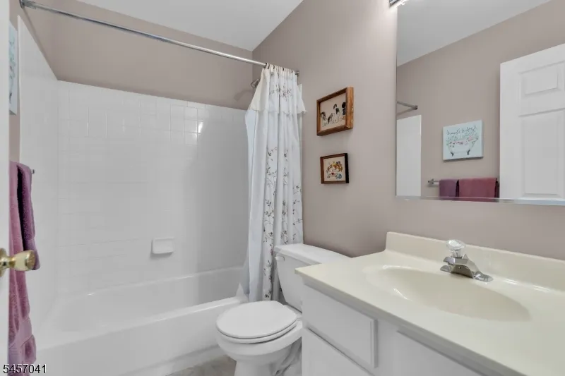 272 Colt St #272 Unit 272 Hopewell, NJ 08534