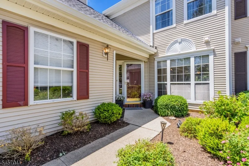 272 Colt St #272 Unit 272 Hopewell, NJ 08534