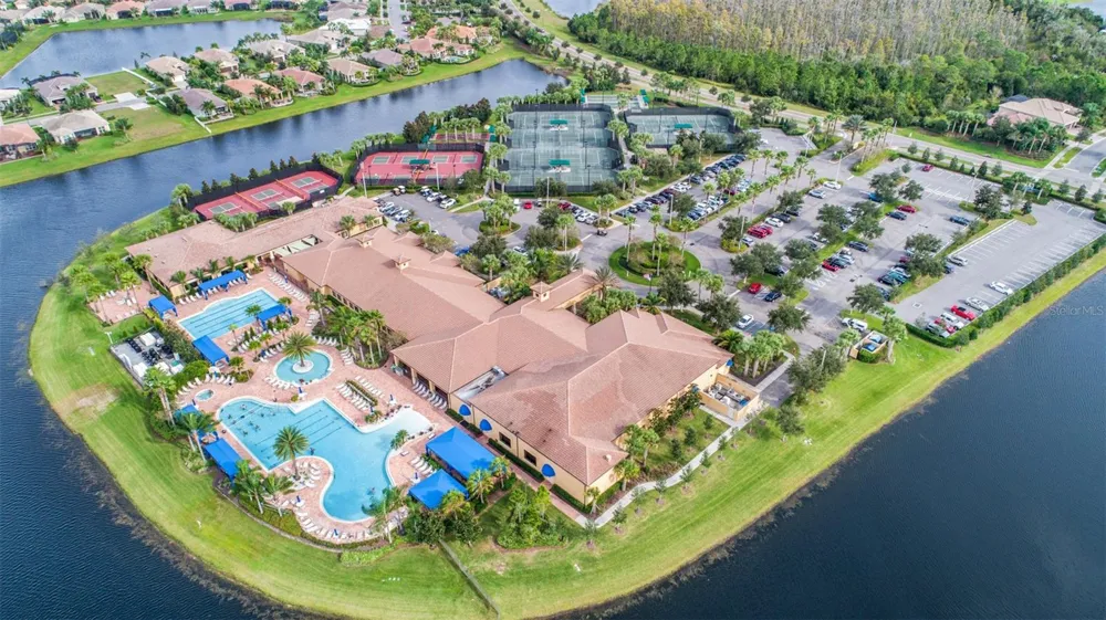 4952 SANDY GLEN WAY Wimauma, FL 33598