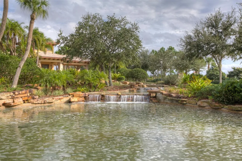 4952 SANDY GLEN WAY Wimauma, FL 33598