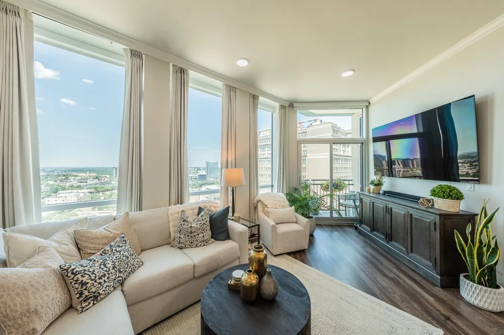 500 Throckmorton Street #1406 Fort Worth, TX 76102