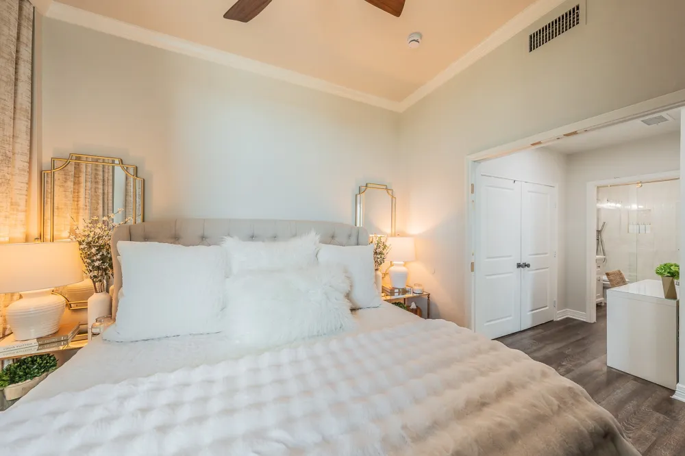 500 Throckmorton Street #1406 Fort Worth, TX 76102
