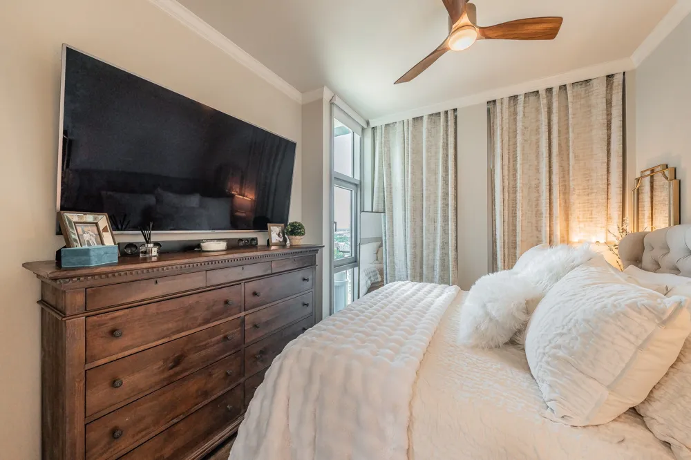 500 Throckmorton Street #1406 Fort Worth, TX 76102