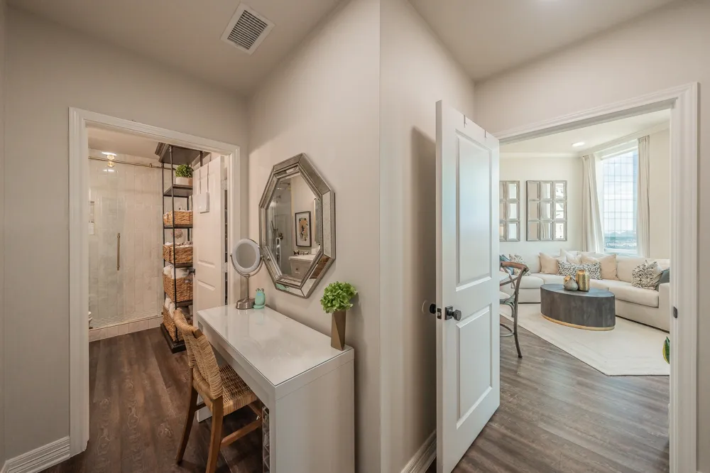 500 Throckmorton Street #1406 Fort Worth, TX 76102