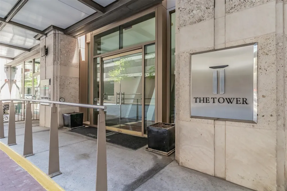 500 Throckmorton Street #1406 Fort Worth, TX 76102