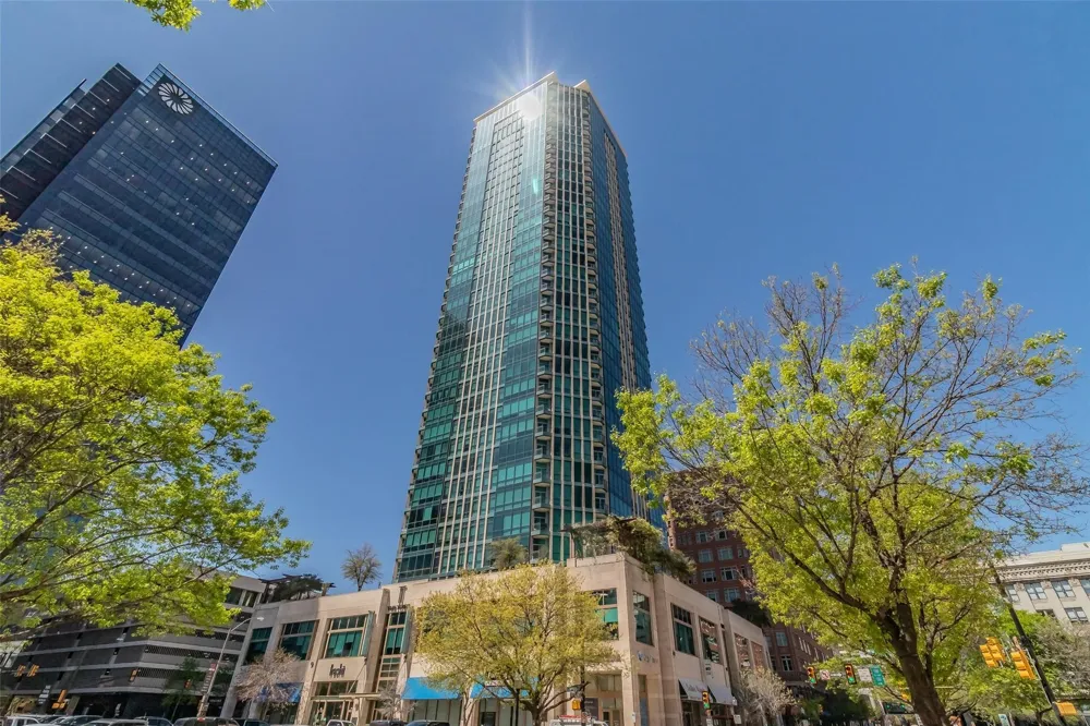 500 Throckmorton Street #1406 Fort Worth, TX 76102