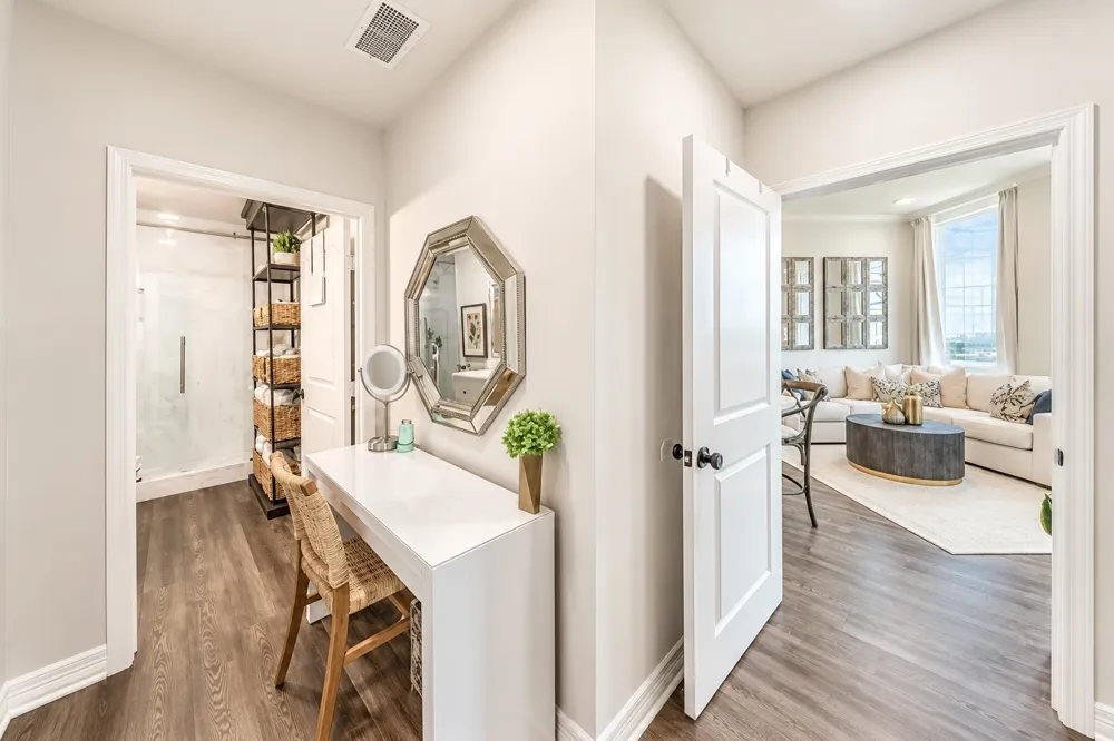 500 Throckmorton Street #1406 Fort Worth, TX 76102