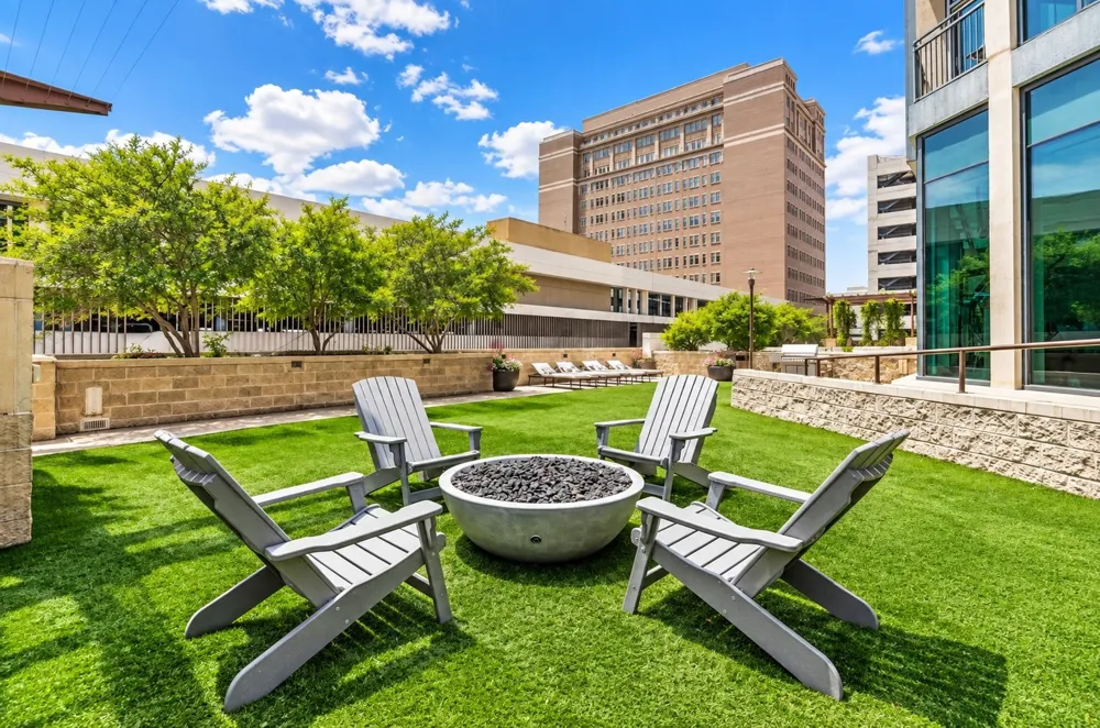 500 Throckmorton Street #1406 Fort Worth, TX 76102