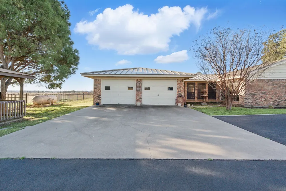 401 Hubbard Lane Lipan, TX 76462