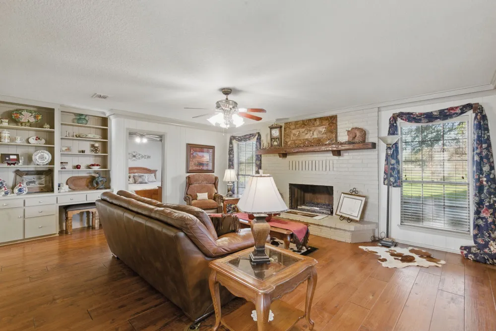 401 Hubbard Lane Lipan, TX 76462