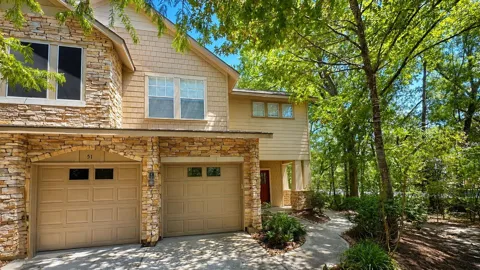 51 Scarlet Woods Court