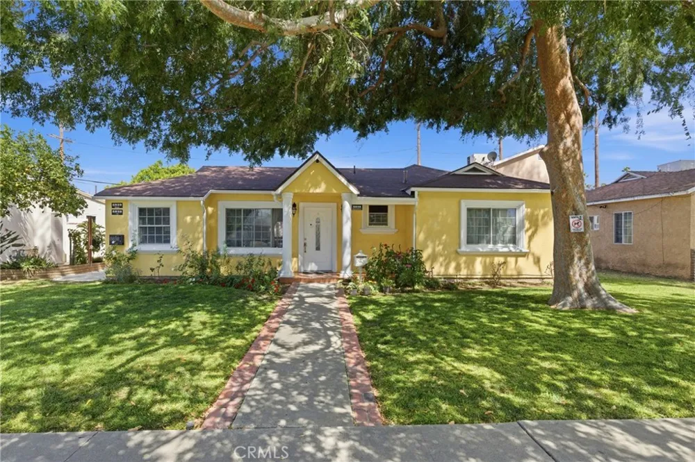 6836 Aura Reseda, CA 91335