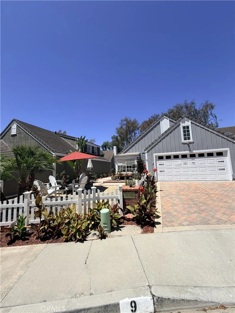 9 Bellingham Laguna Niguel, CA 92677