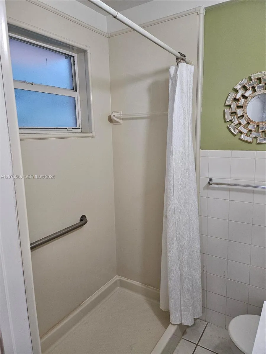 3030 Collins Ave #4B Miami Beach, FL 33140