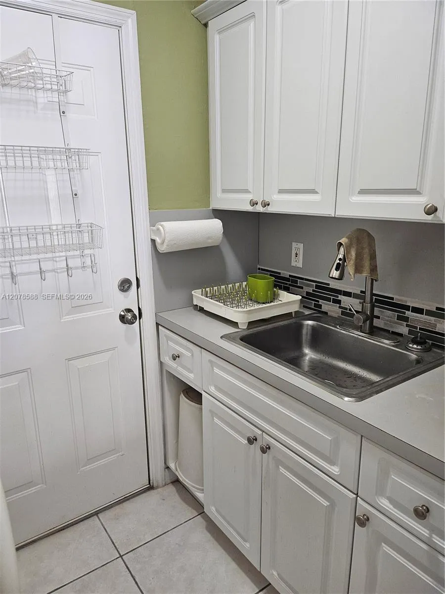 3030 Collins Ave #4B Miami Beach, FL 33140