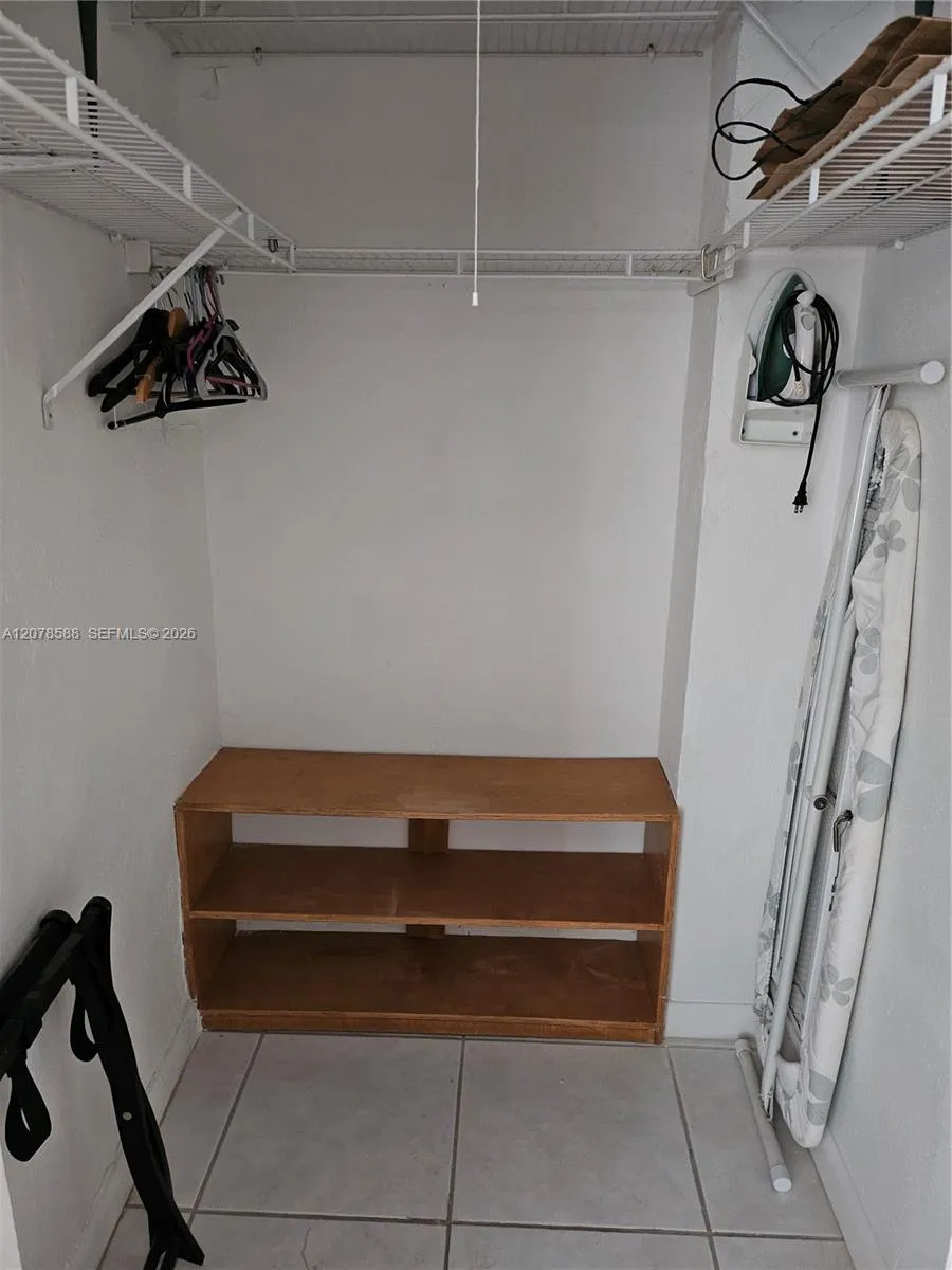 3030 Collins Ave #4B Miami Beach, FL 33140
