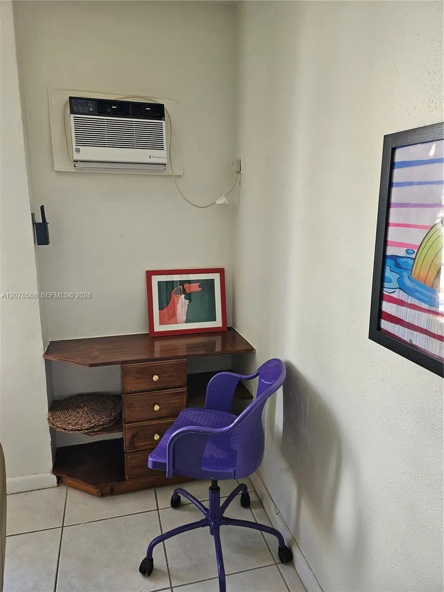 3030 Collins Ave #4B Miami Beach, FL 33140