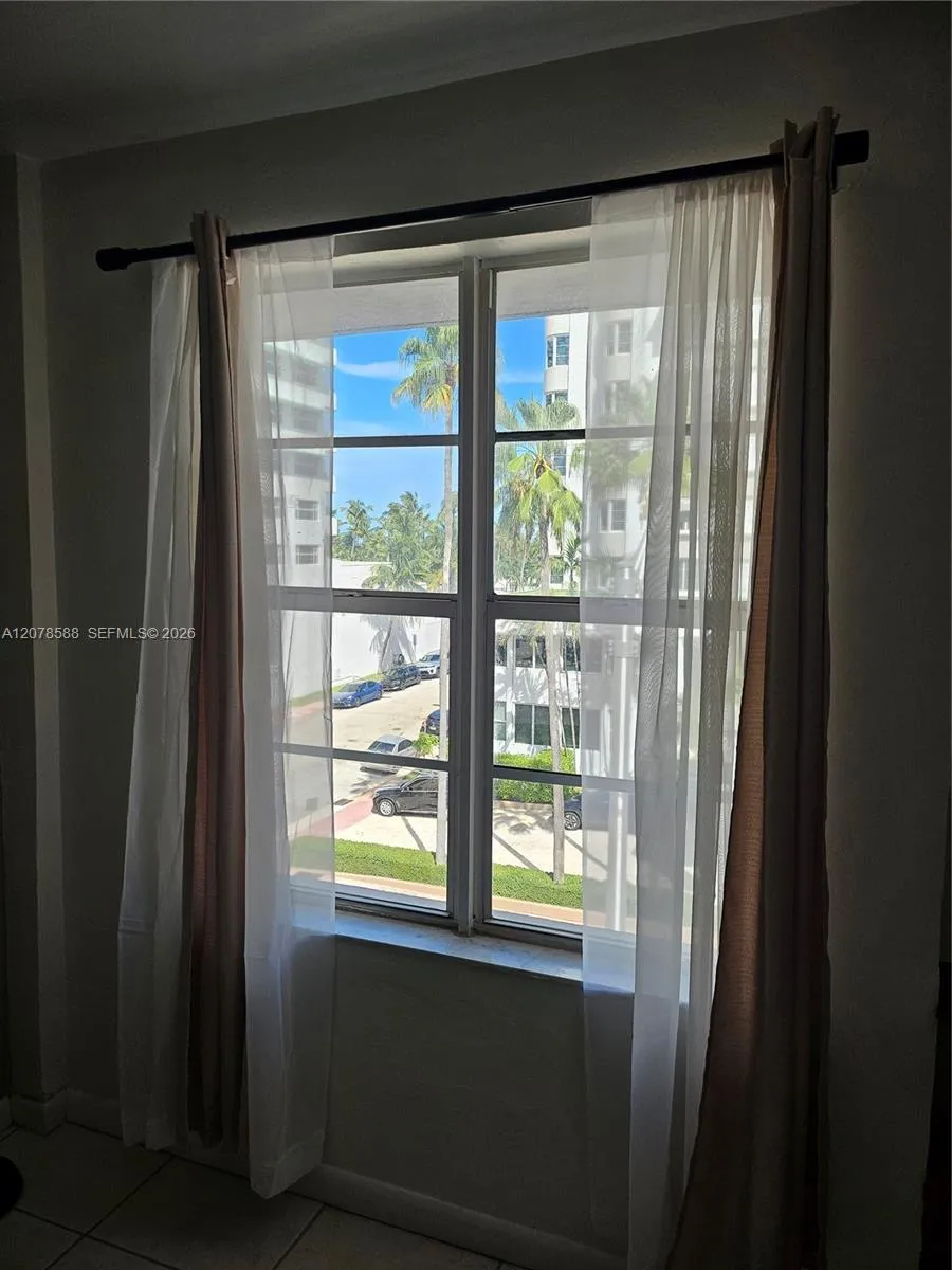 3030 Collins Ave #4B Miami Beach, FL 33140