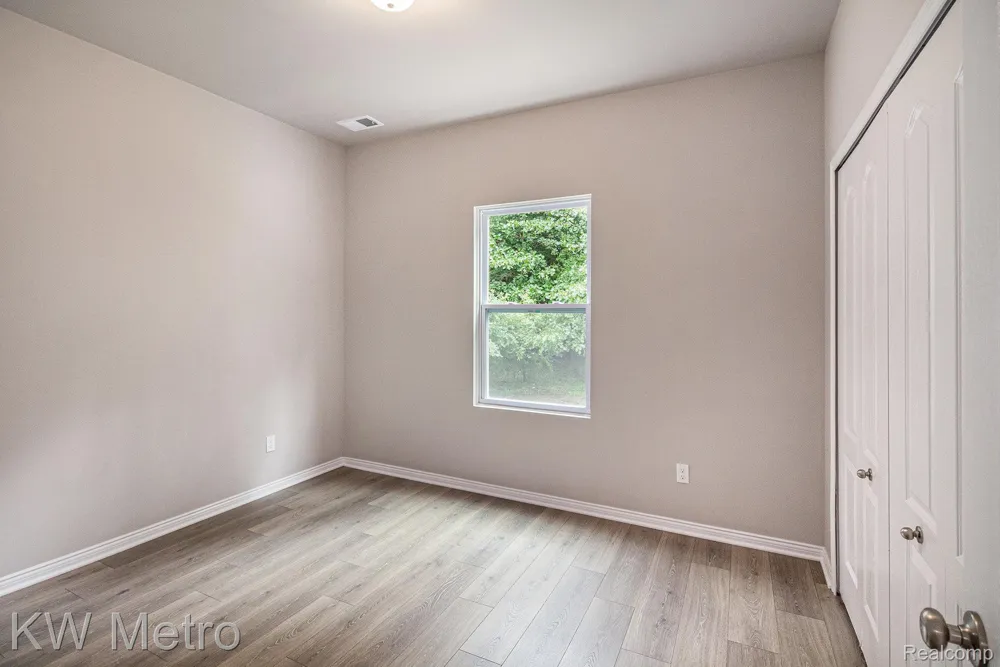 225 Whispering Pines Drive #13 Fenton City, MI 48430