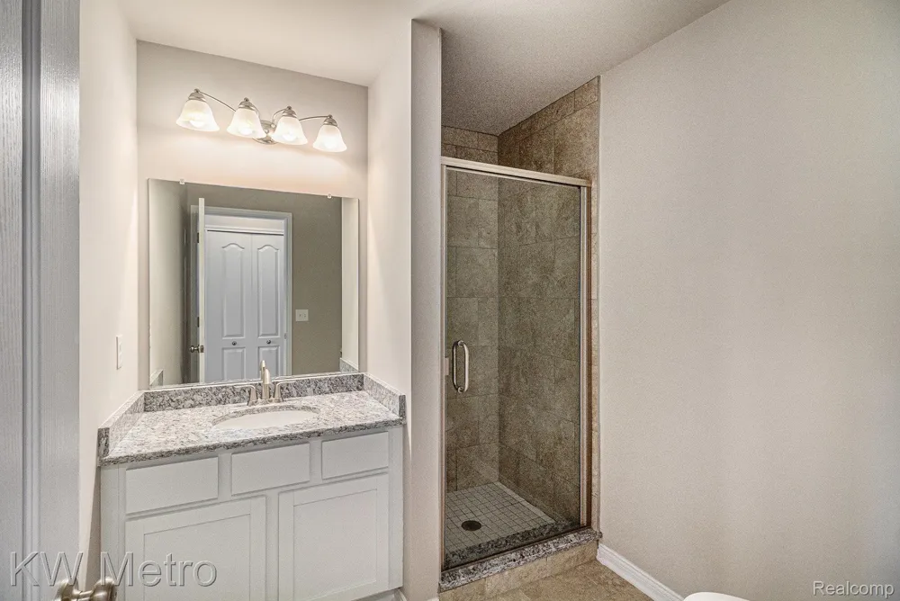 225 Whispering Pines Drive #13 Fenton City, MI 48430