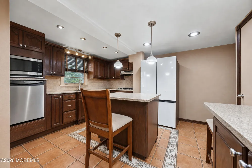 524 Lloyd Road Matawan, NJ 07747