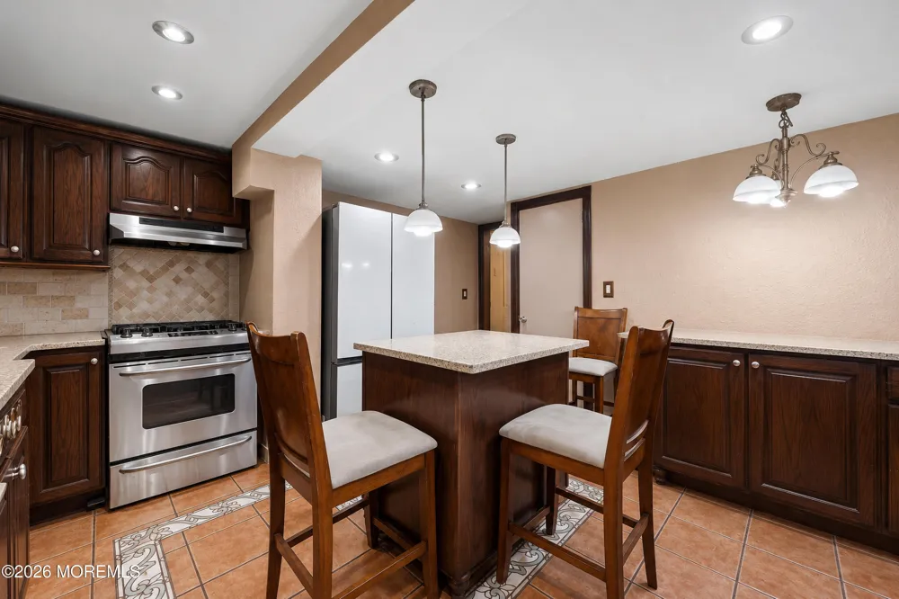 524 Lloyd Road Matawan, NJ 07747