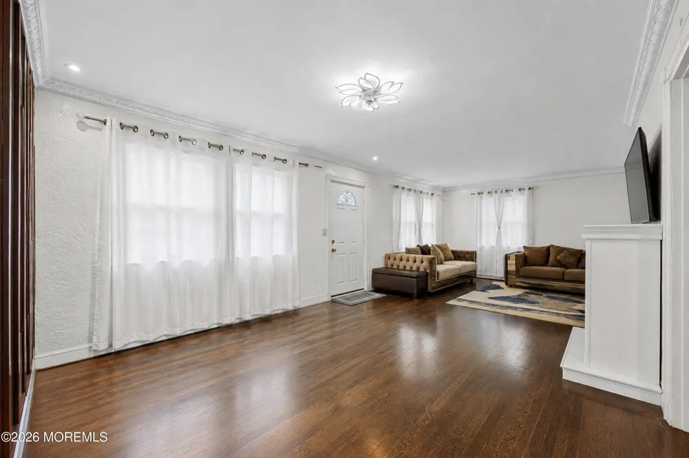 524 Lloyd Road Matawan, NJ 07747