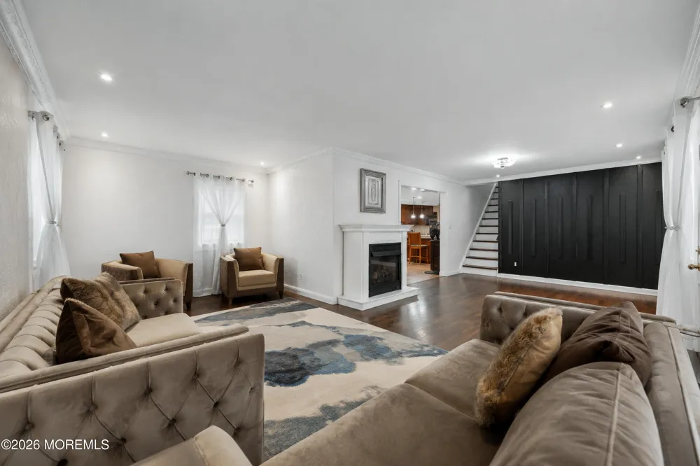 524 Lloyd Road Matawan, NJ 07747