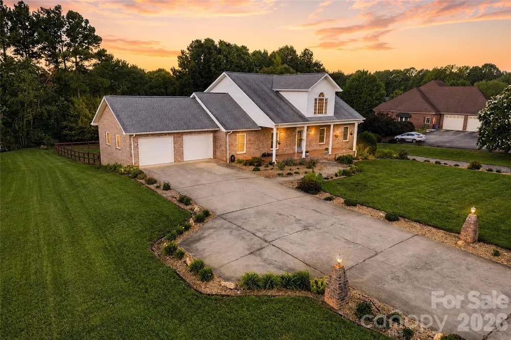 5725 Gunpowder Road Granite Falls, NC 28630