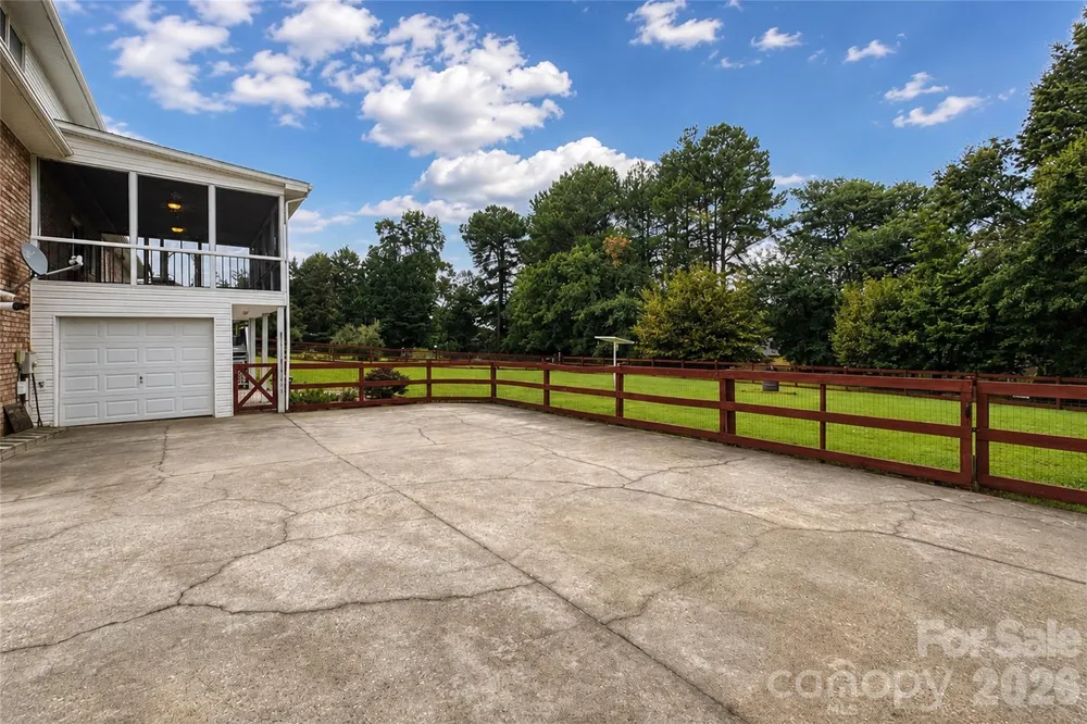 5725 Gunpowder Road Granite Falls, NC 28630