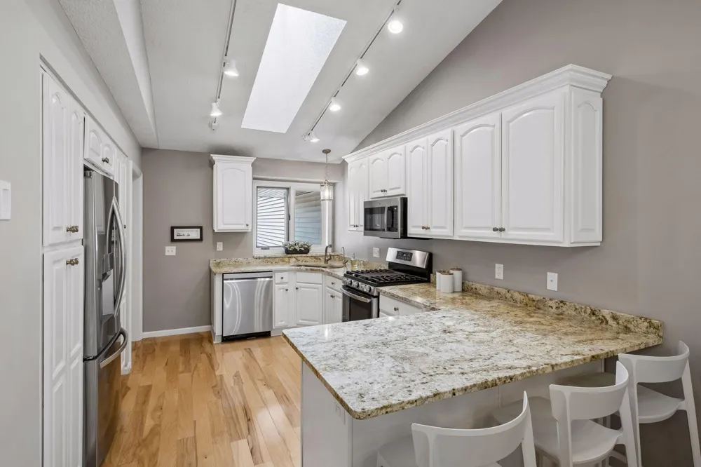 3696 Widgeon Way Eagan, MN 55123