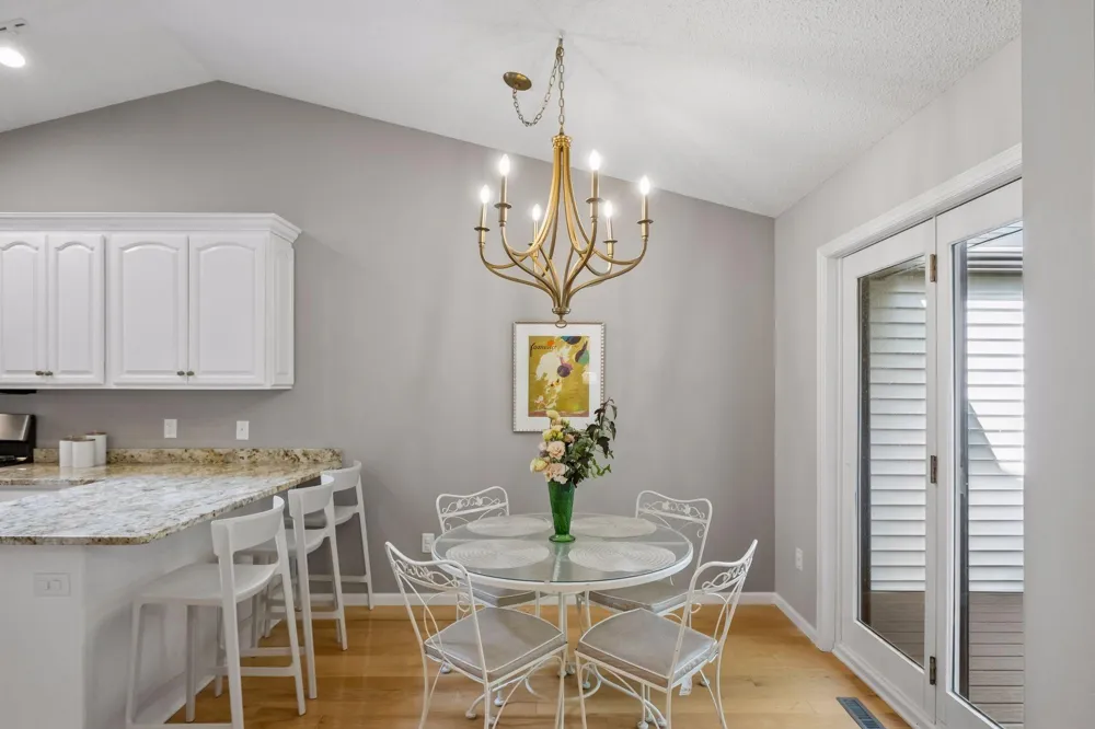 3696 Widgeon Way Eagan, MN 55123