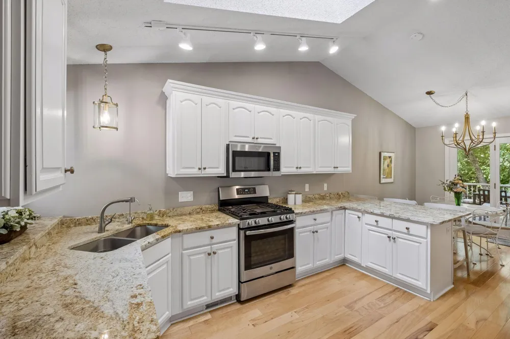 3696 Widgeon Way Eagan, MN 55123