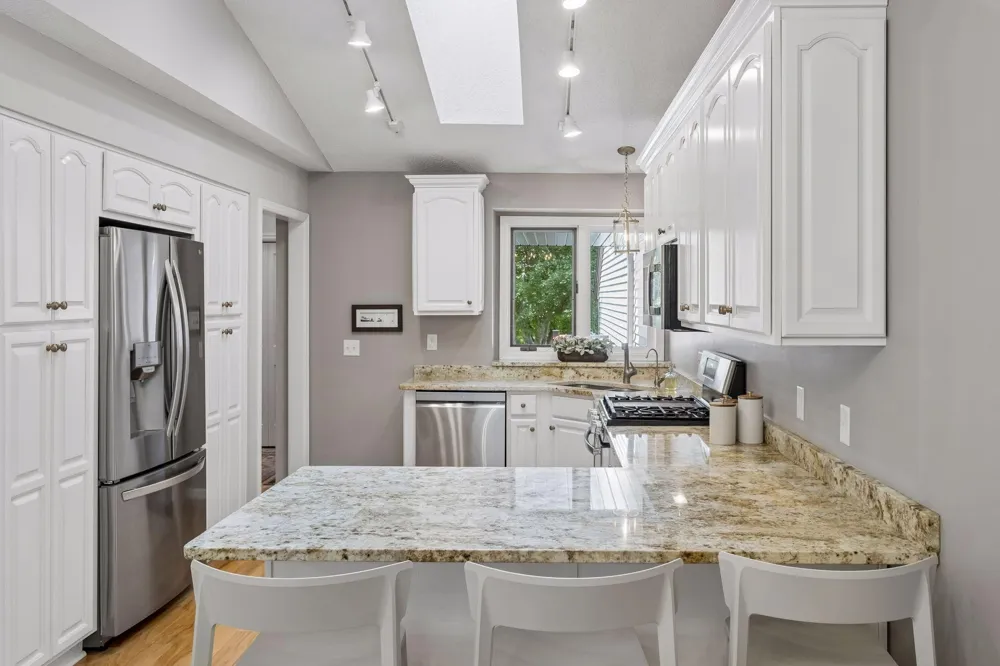 3696 Widgeon Way Eagan, MN 55123