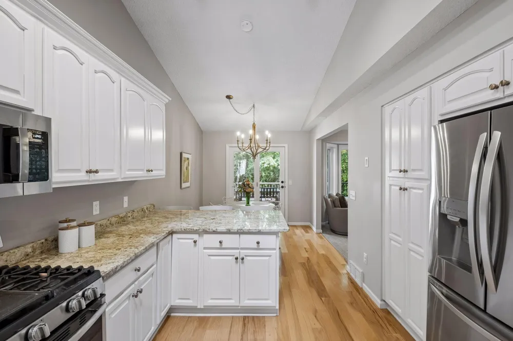3696 Widgeon Way Eagan, MN 55123
