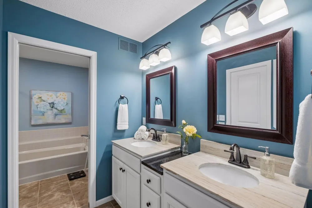 3696 Widgeon Way Eagan, MN 55123