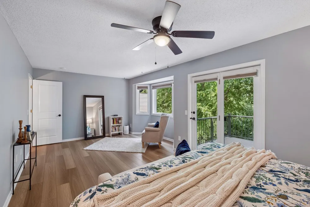 3696 Widgeon Way Eagan, MN 55123