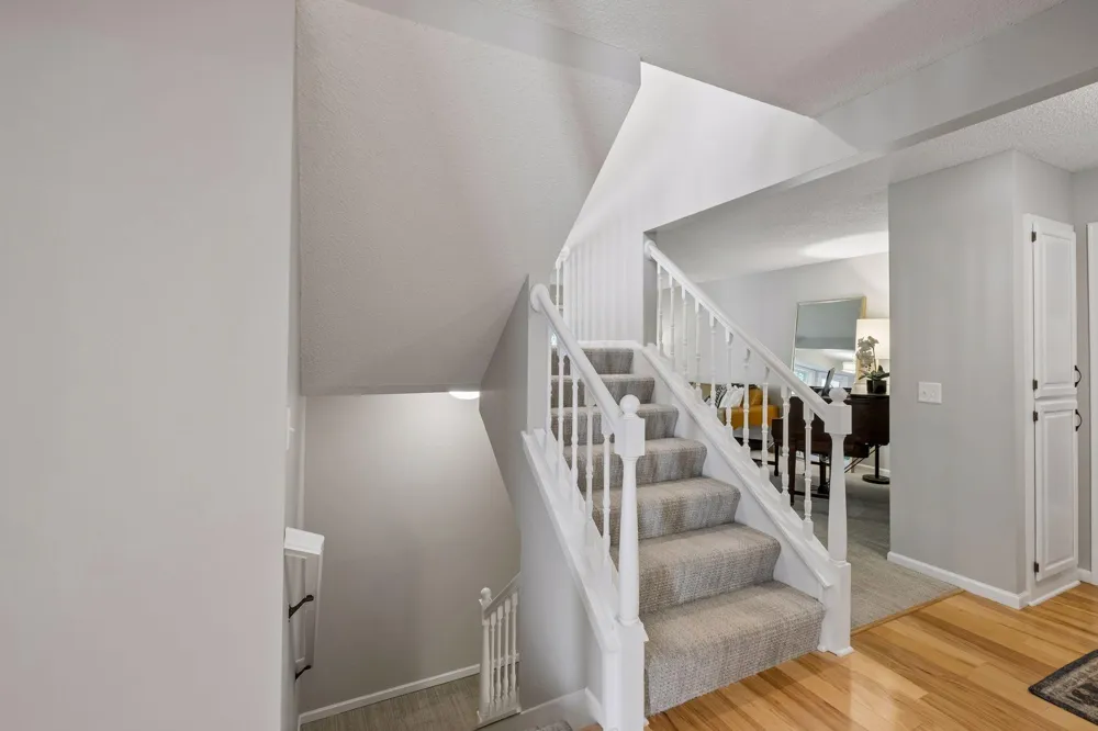 3696 Widgeon Way Eagan, MN 55123